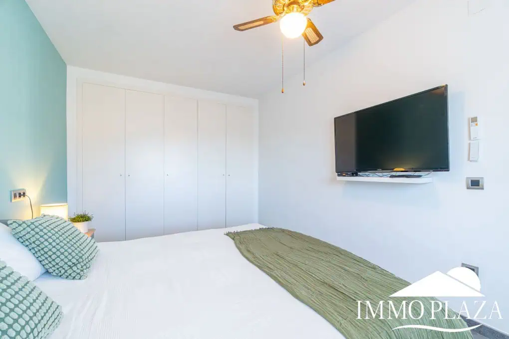 Beautiful modern villa with sea view, 3 bedrooms, 2 bathrooms, garage, swimming pool, garden + Rental Licence !
