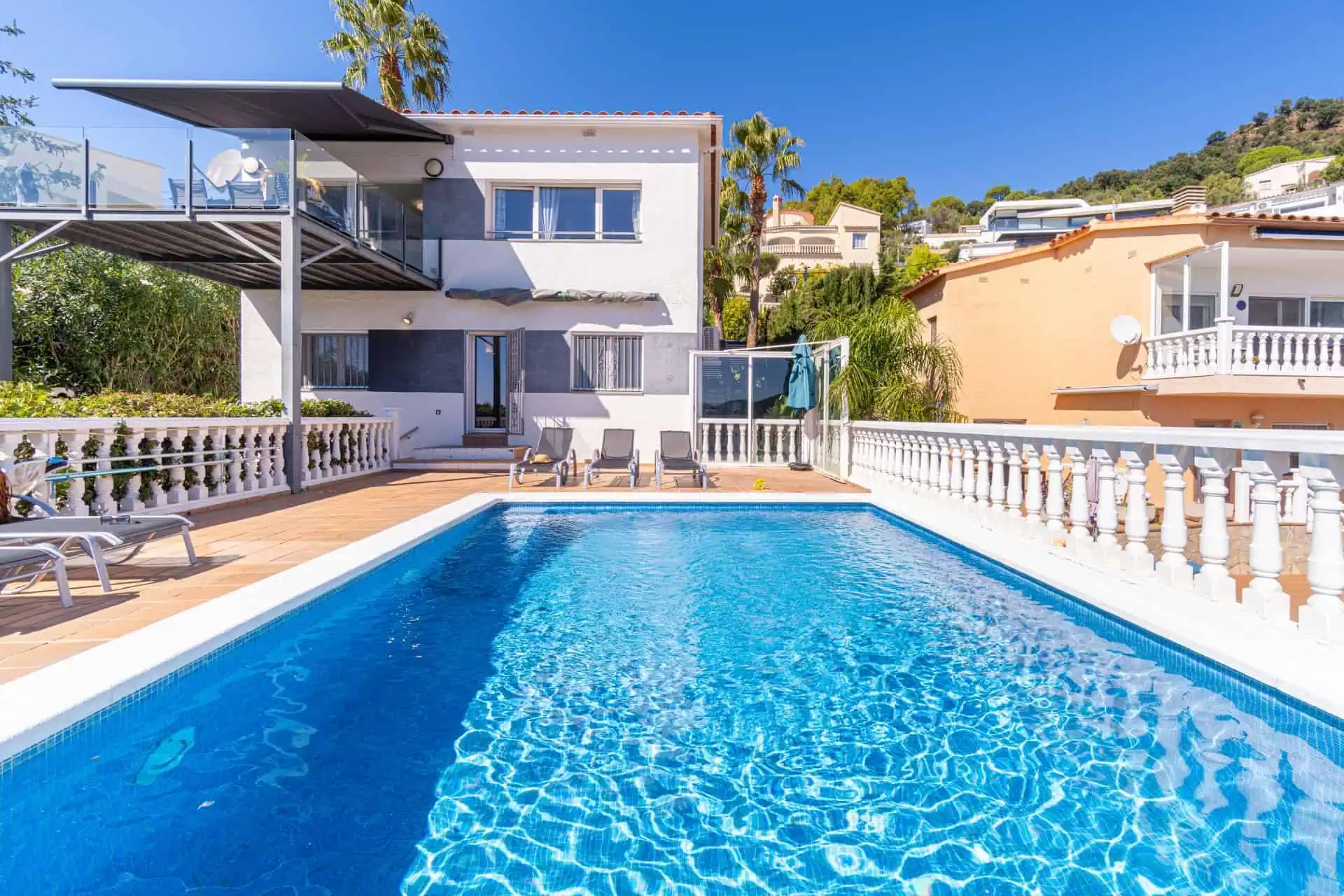 08102025105556_652 Beautiful modern villa with sea view, 3 bedrooms, 2 bathrooms, garage, swimming pool, garden + Rental Licence !