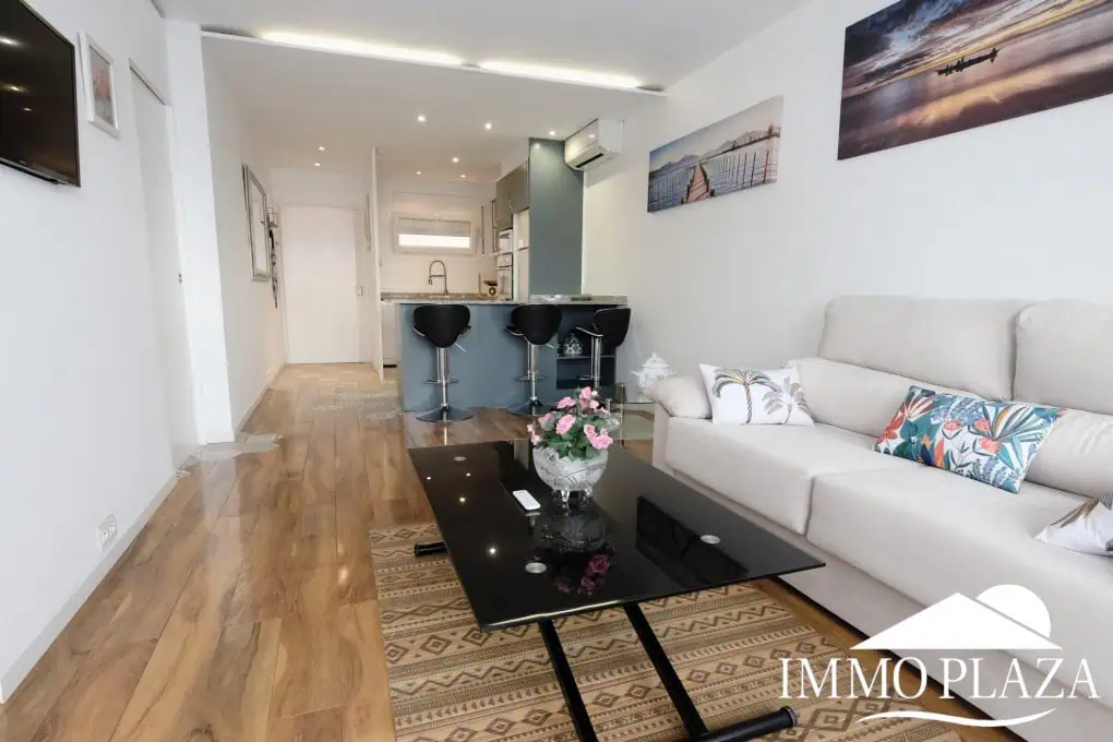 Bright apartment completely renovated “2020” located 2 minutes walk from the beach, south facing – 1 bedroom, 1 bathroom, 1 large terrace