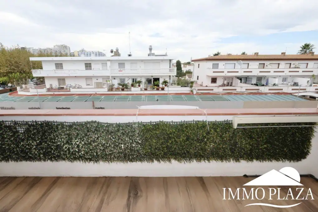 Bright apartment completely renovated “2020” located 2 minutes walk from the beach, south facing – 1 bedroom, 1 bathroom, 1 large terrace