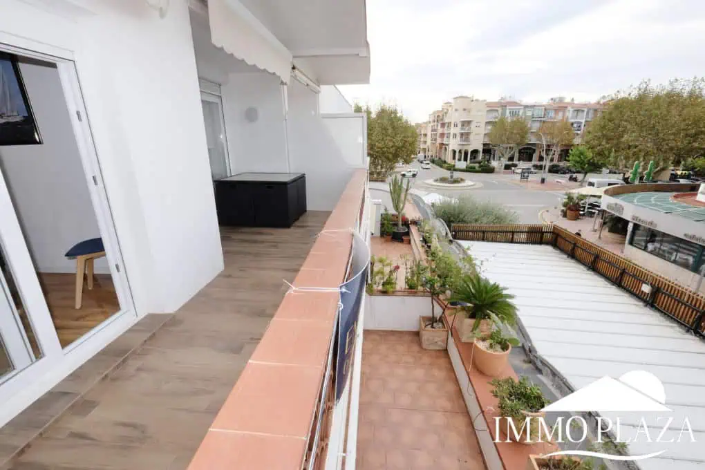 Bright apartment completely renovated “2020” located 2 minutes walk from the beach, south facing – 1 bedroom, 1 bathroom, 1 large terrace