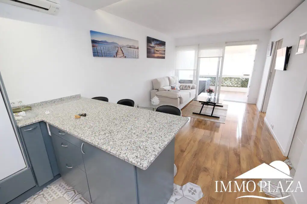 Bright apartment completely renovated “2020” located 2 minutes walk from the beach, south facing – 1 bedroom, 1 bathroom, 1 large terrace