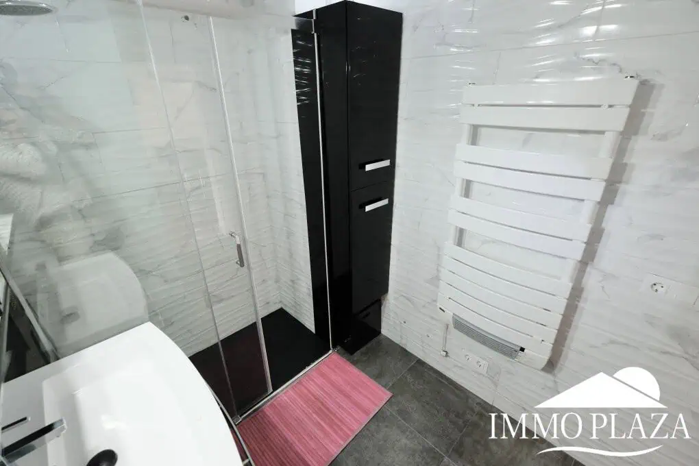 Bright apartment completely renovated “2020” located 2 minutes walk from the beach, south facing – 1 bedroom, 1 bathroom, 1 large terrace