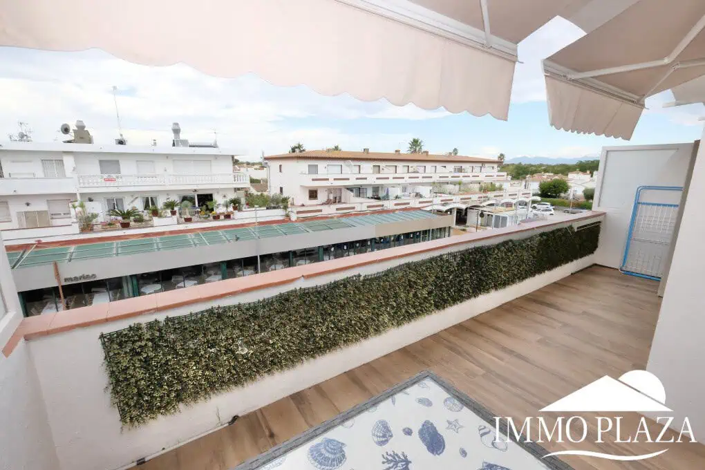 Bright apartment completely renovated “2020” located 2 minutes walk from the beach, south facing – 1 bedroom, 1 bathroom, 1 large terrace
