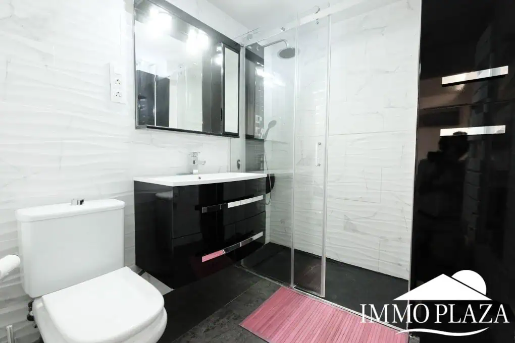 Bright apartment completely renovated “2020” located 2 minutes walk from the beach, south facing – 1 bedroom, 1 bathroom, 1 large terrace