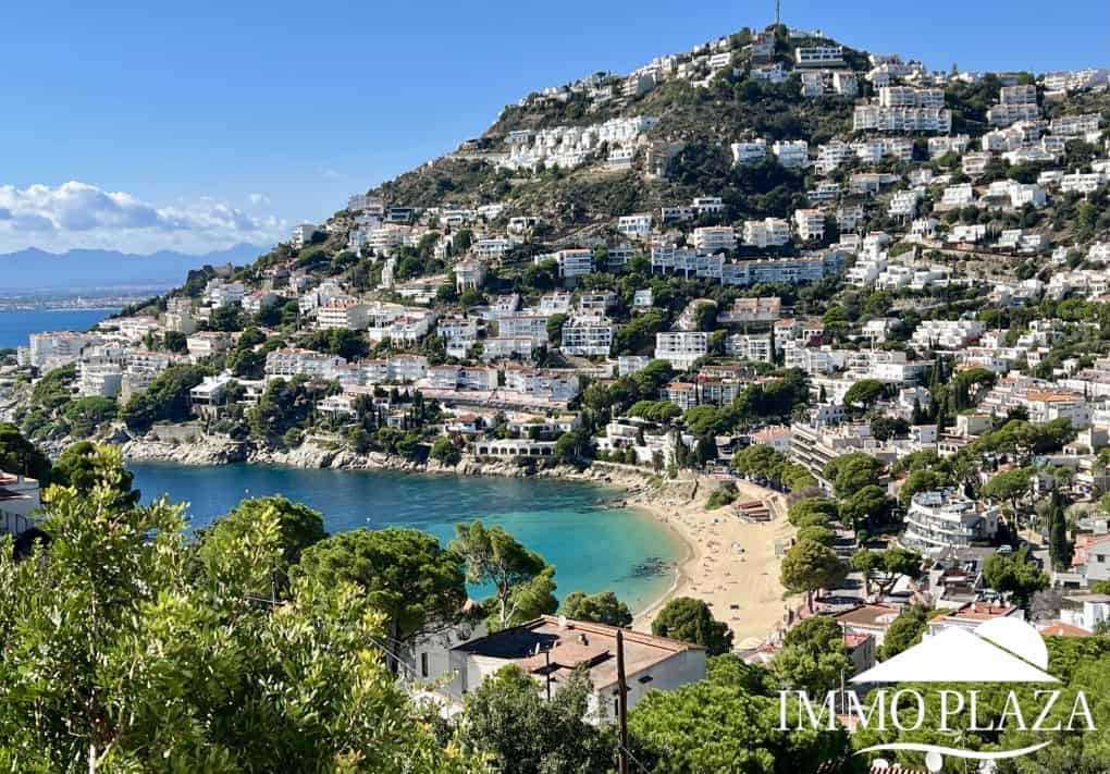 Modern corner apartment (85m2), sea and mountain view, 20m2 terrace, 2 bedrooms, 1 bathroom, private garage!