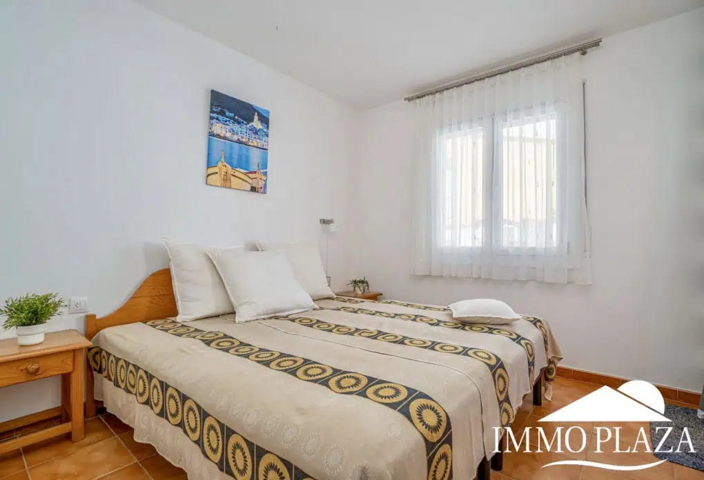 Magnífic piso, totalment reformat, 2a línia de mar, 2 habitacions, 1 bany, vistes a la piscina
