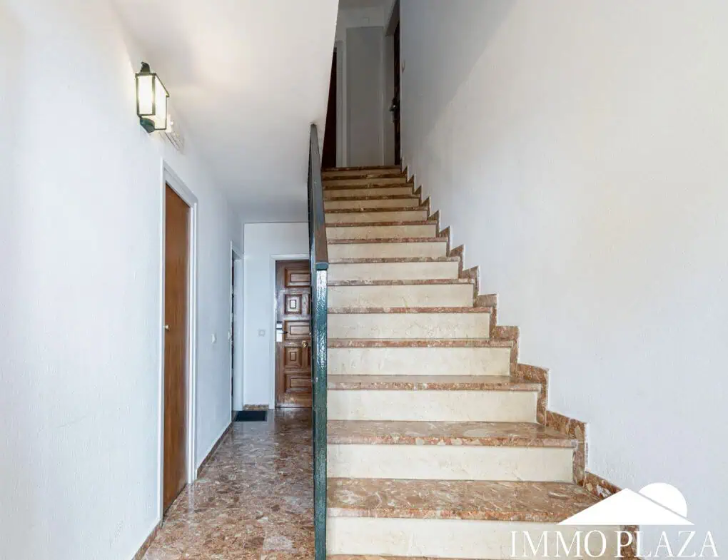 Magnífic piso, totalment reformat, 2a línia de mar, 2 habitacions, 1 bany, vistes a la piscina