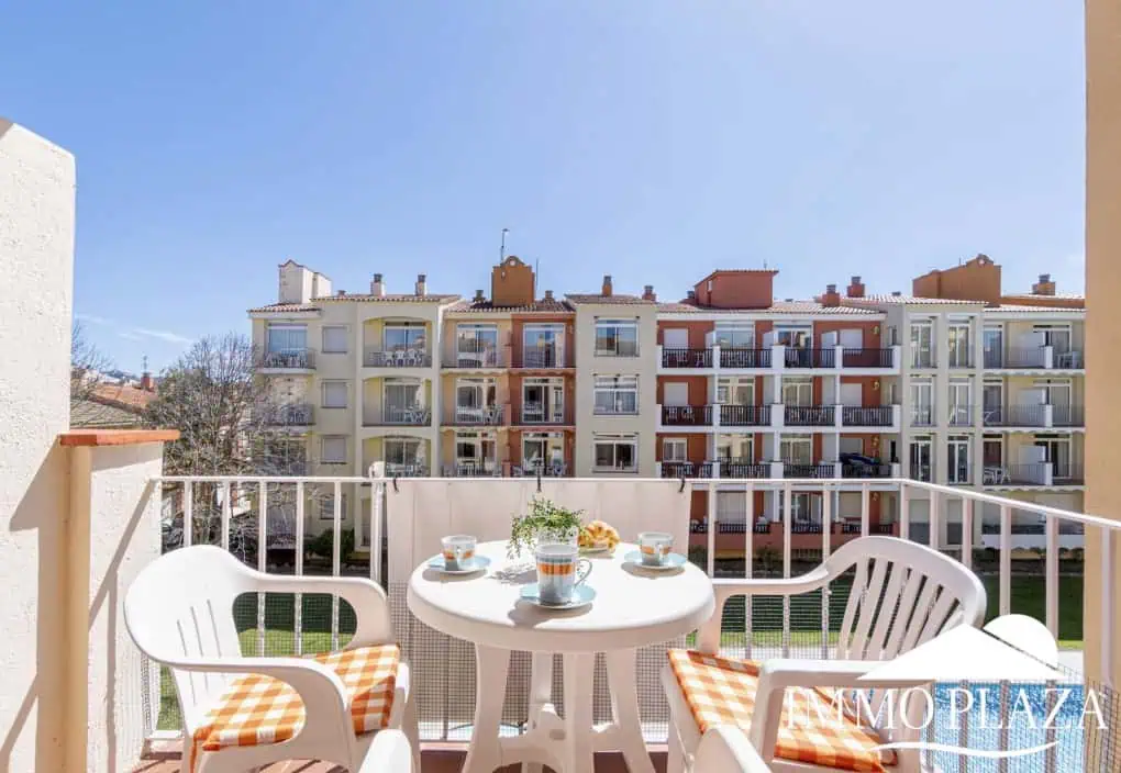 Magnífic piso, totalment reformat, 2a línia de mar, 2 habitacions, 1 bany, vistes a la piscina