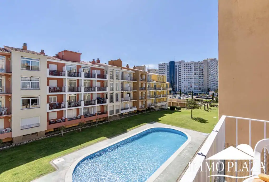 Magnífic piso, totalment reformat, 2a línia de mar, 2 habitacions, 1 bany, vistes a la piscina