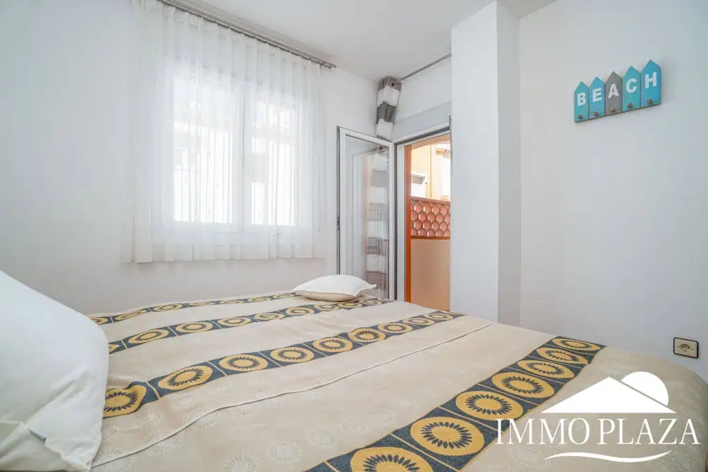 Magnífic piso, totalment reformat, 2a línia de mar, 2 habitacions, 1 bany, vistes a la piscina