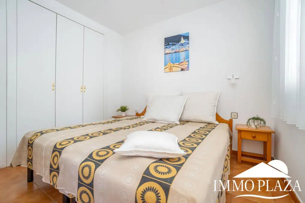 Magnífic piso, totalment reformat, 2a línia de mar, 2 habitacions, 1 bany, vistes a la piscina
