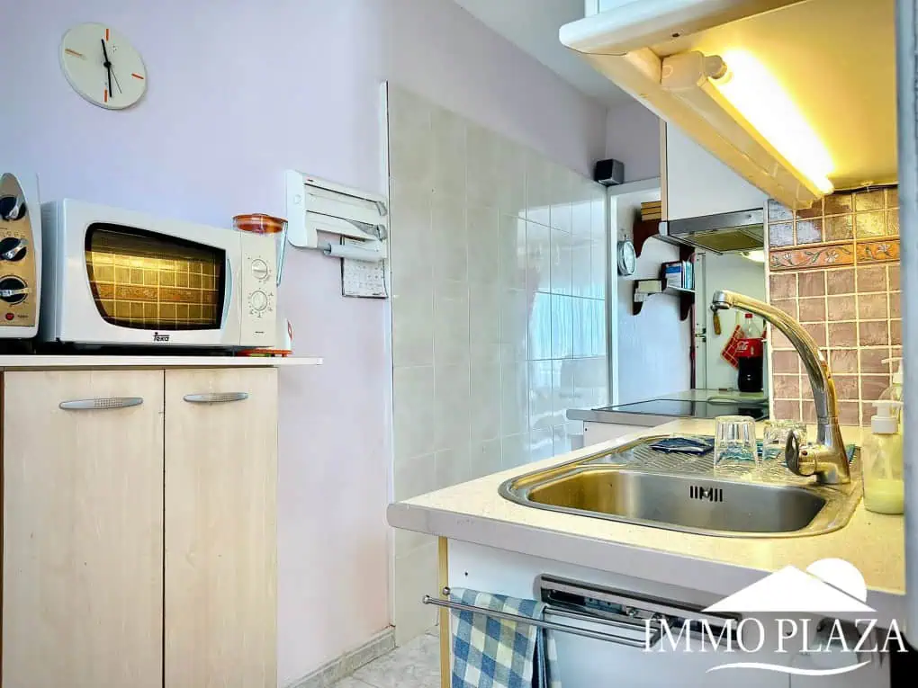 Beautiful corner apartment in 2nd Sea Line, top floor (5), sea view and Aiguamolls – Roses