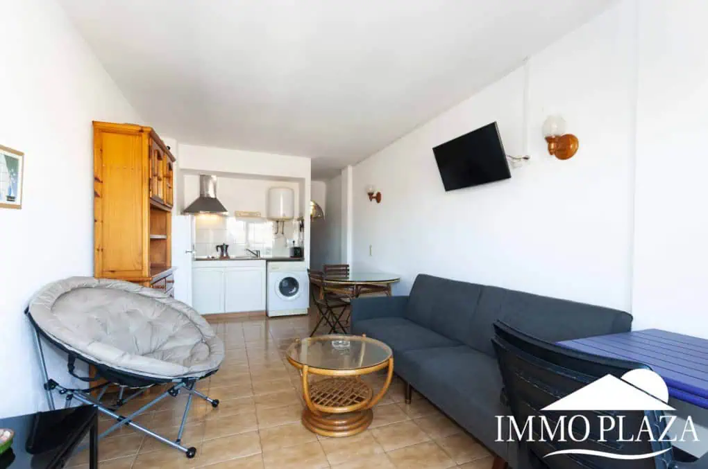 Apartament força típic, a prop de comerços amb vistes obertes a la muntanya – Empuriabrava