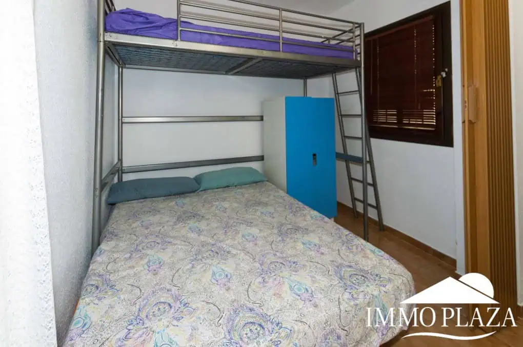 Apartament força típic, a prop de comerços amb vistes obertes a la muntanya – Empuriabrava