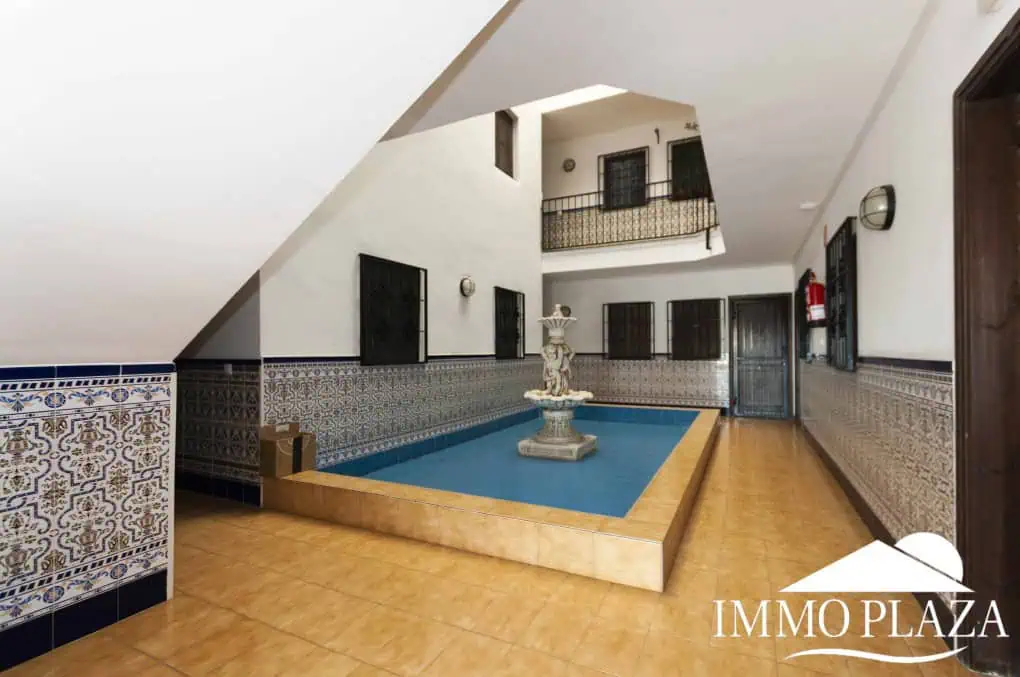 Apartament força típic, a prop de comerços amb vistes obertes a la muntanya – Empuriabrava