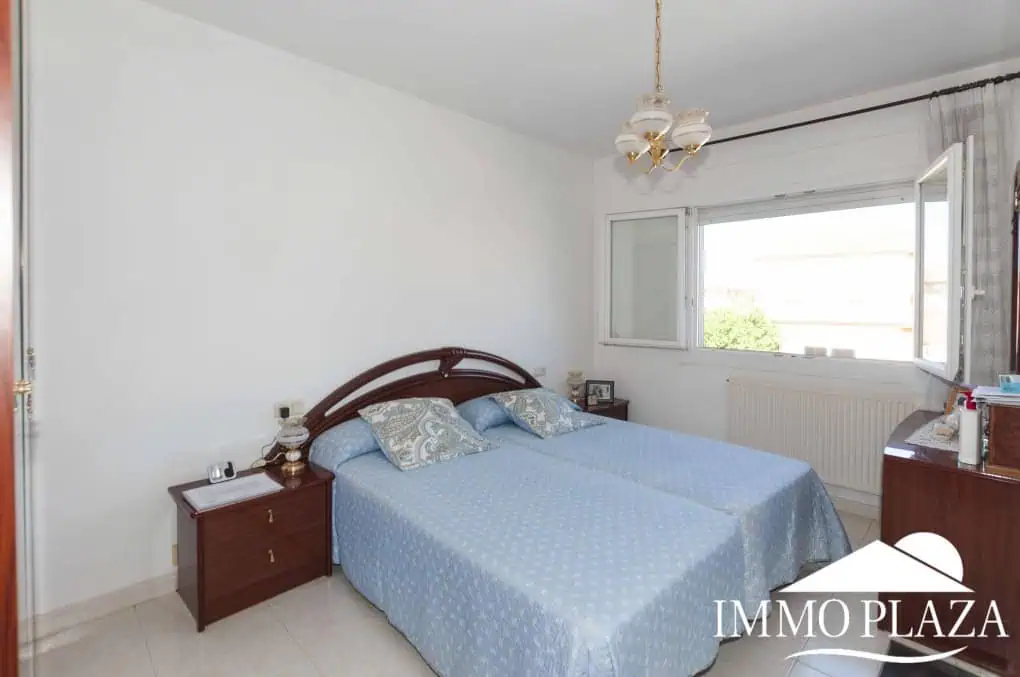 Beautiful house with open views, 4 bedrooms, 2 bathrooms, terrace and private parking – Castello d’Empúries