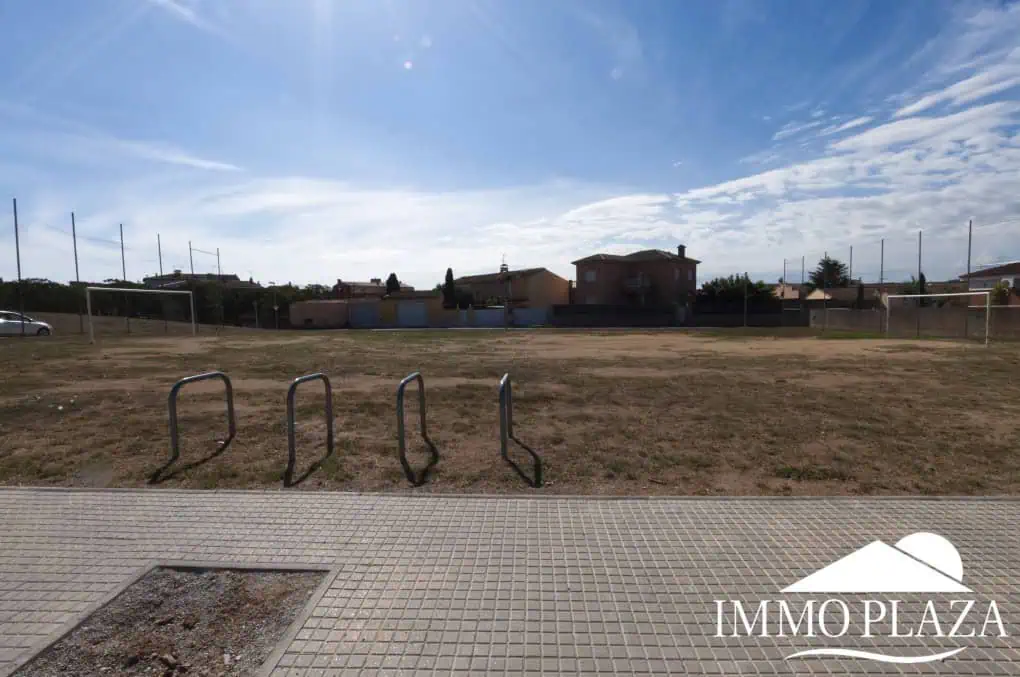 Beautiful house with open views, 4 bedrooms, 2 bathrooms, terrace and private parking – Castello d’Empúries