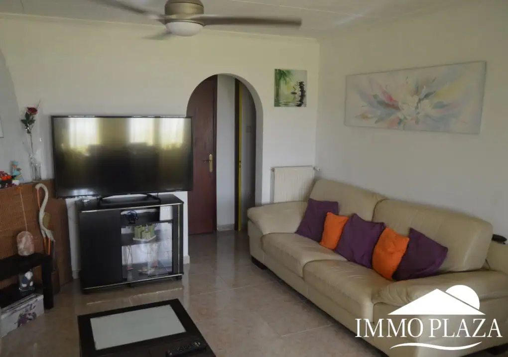 Preciosa casa típica con vistas panorámicas a la bahía de Roses, 4 dormitorios, 2 baños, terraza, garaje y parking privado – Roses