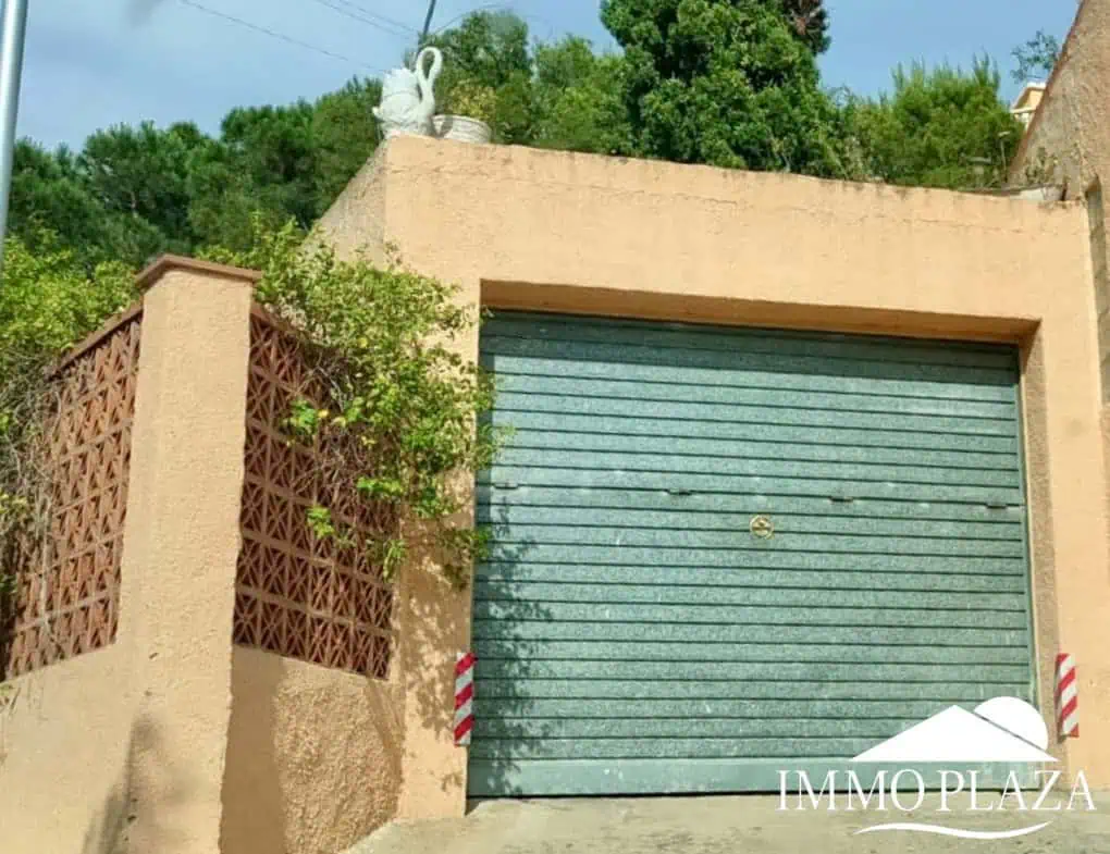 Preciosa casa típica con vistas panorámicas a la bahía de Roses, 4 dormitorios, 2 baños, terraza, garaje y parking privado – Roses