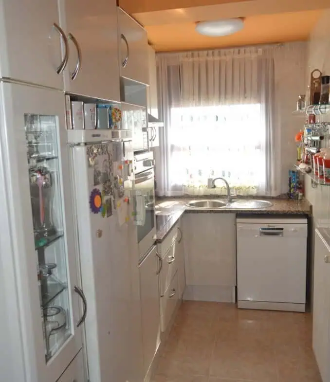 Preciosa casa típica con vistas panorámicas a la bahía de Roses, 4 dormitorios, 2 baños, terraza, garaje y parking privado – Roses