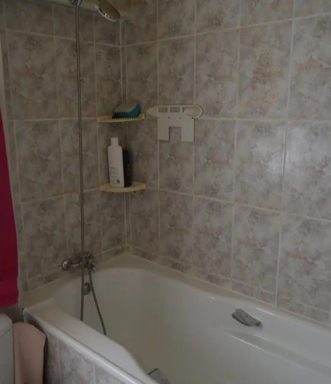 Preciosa casa típica con vistas panorámicas a la bahía de Roses, 4 dormitorios, 2 baños, terraza, garaje y parking privado – Roses