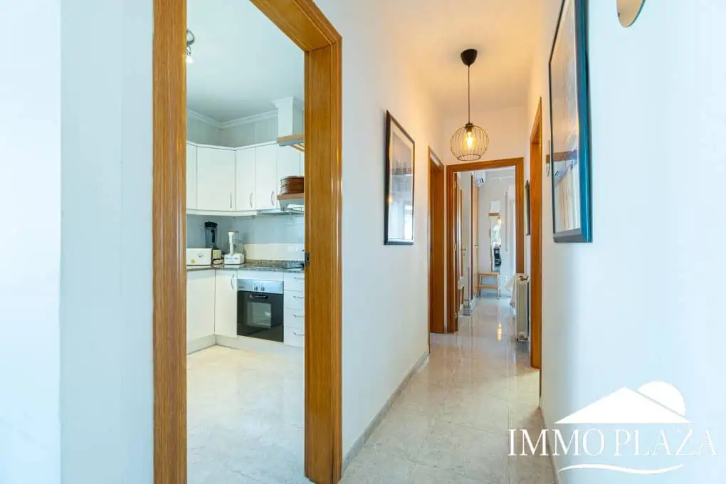 Spacious family home, large garage, swimming pool with covered terrace, private parking. One separate, fully furnished apartment.