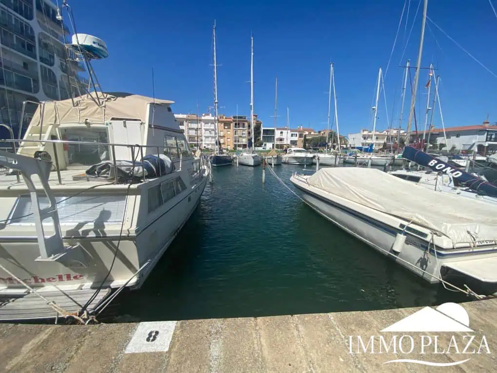 Amarratge per a barca a motor 11 x 3,50 mtr en venda Port Bahia Empuriabrava Costa Brava