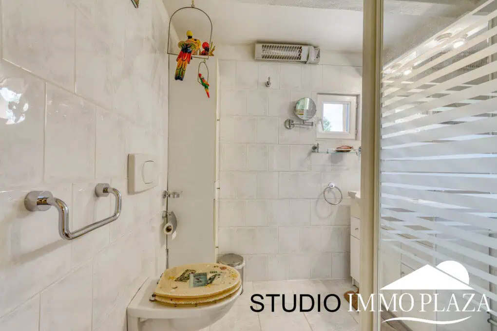 Elegant villa with swimming pool and splendid sea view in Rosas, big plot of more than 1.000m2 !