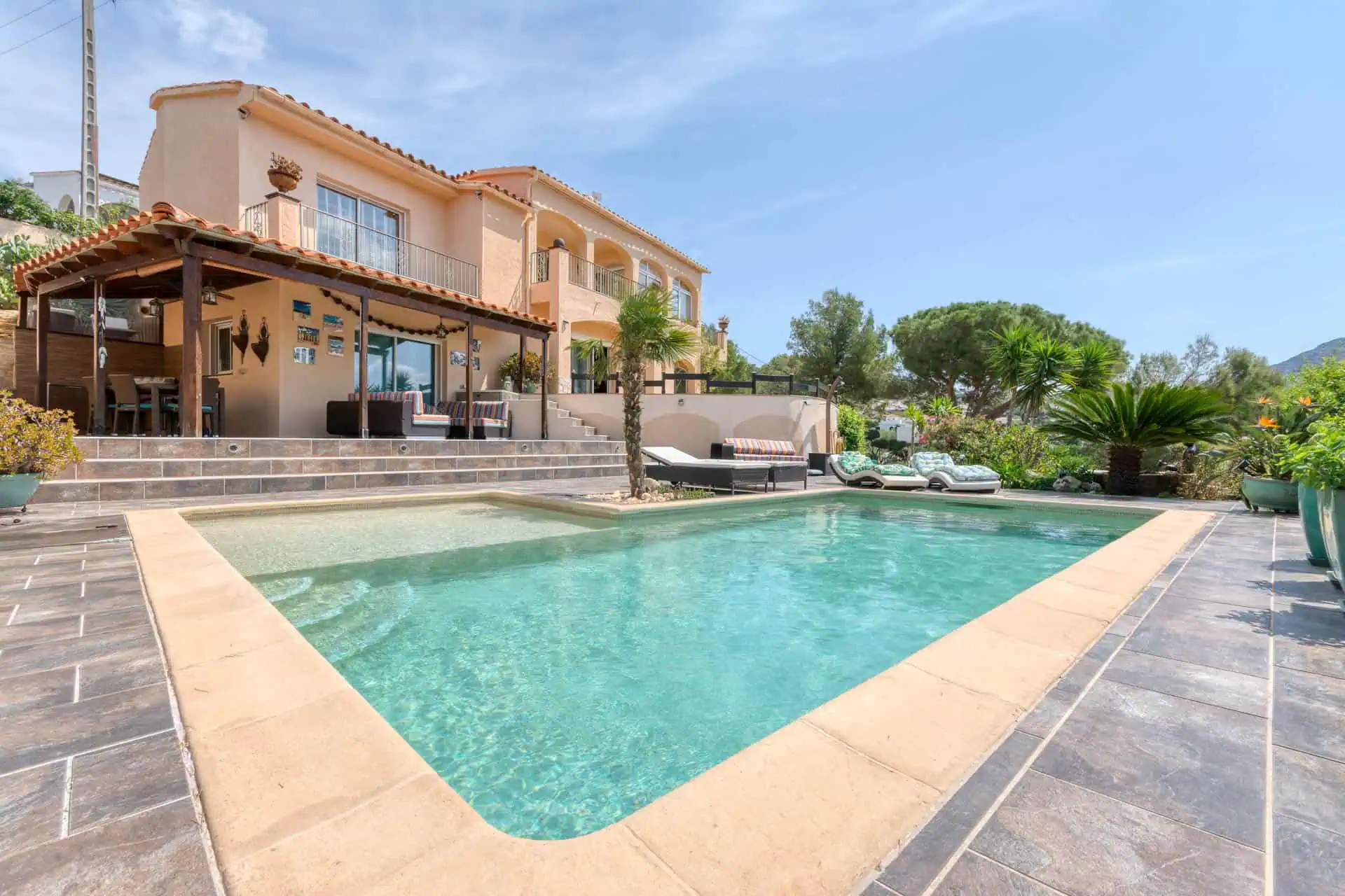 13062023114213_571 Elegant villa with swimming pool and splendid sea view in Rosas, big plot of more than 1.000m2 !