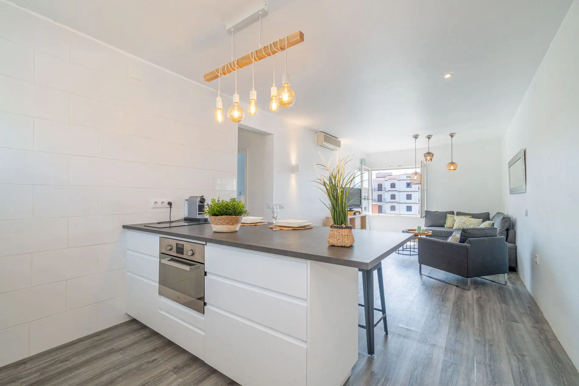 14062025114645_647 Beautiful renovated apartment near the sea, 2 bedrooms, canal views, south facing: pool, boat moorings and communal parking.