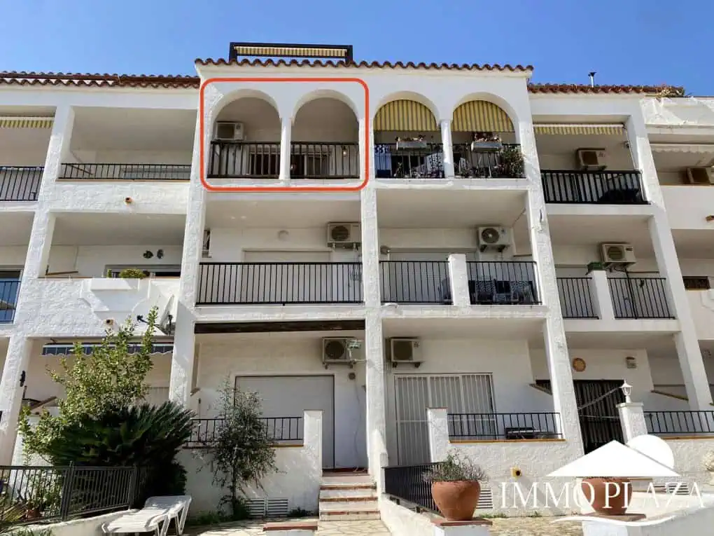 Apartment mit Seeblick, 1 Schlafzimmer, 1 Badezimmer, schöne Terrasse, Gemeinschaftspools und Garten, Bootsanlegeplatz