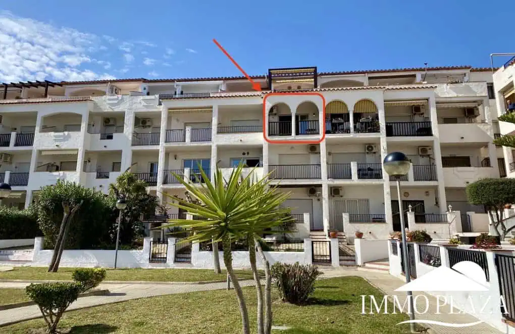 Apartment mit Seeblick, 1 Schlafzimmer, 1 Badezimmer, schöne Terrasse, Gemeinschaftspools und Garten, Bootsanlegeplatz