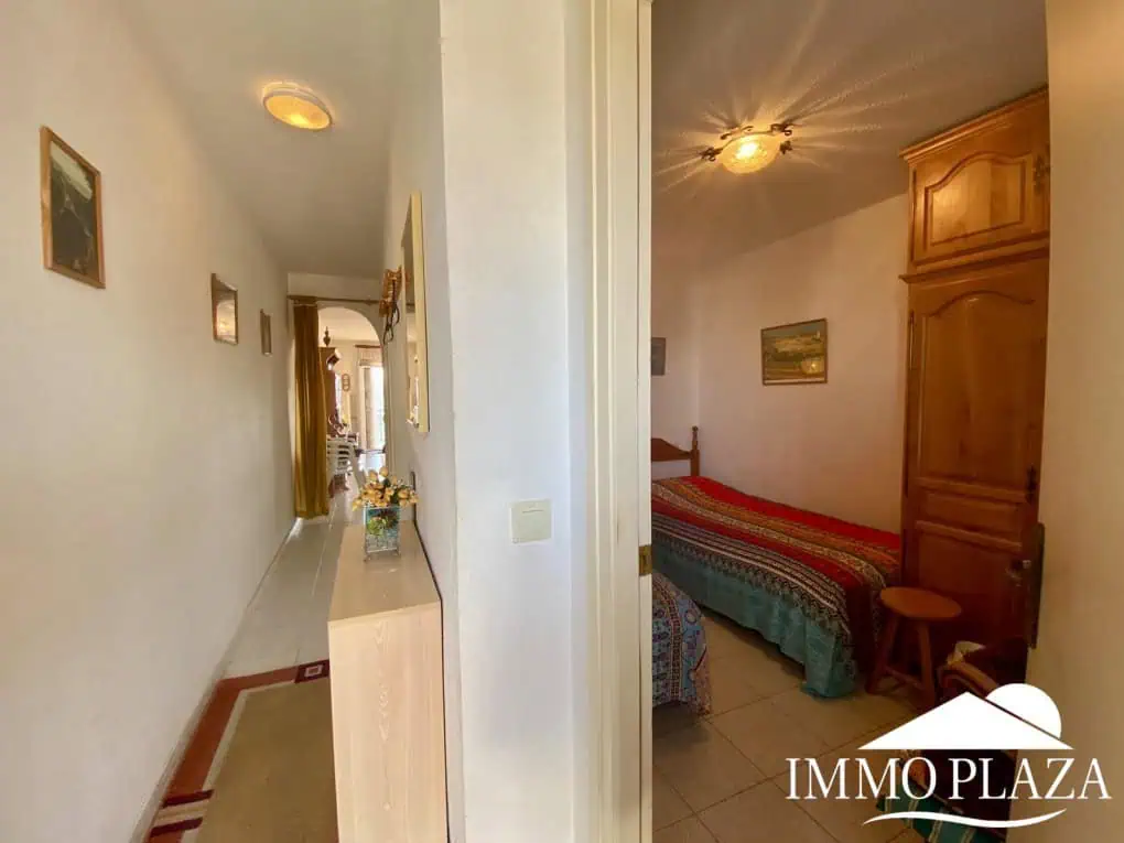Apartment mit Seeblick, 1 Schlafzimmer, 1 Badezimmer, schöne Terrasse, Gemeinschaftspools und Garten, Bootsanlegeplatz