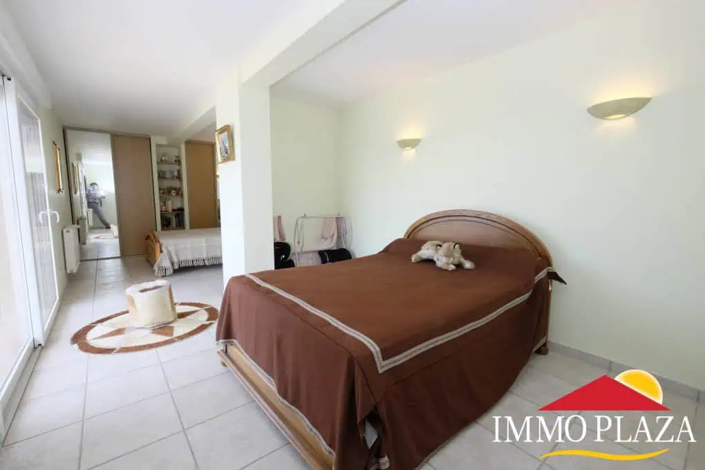 Fantastic family villa (487m2) with views over the bay of Rosas – 7 bedrooms – garage – pool – Els Olivars, Pau