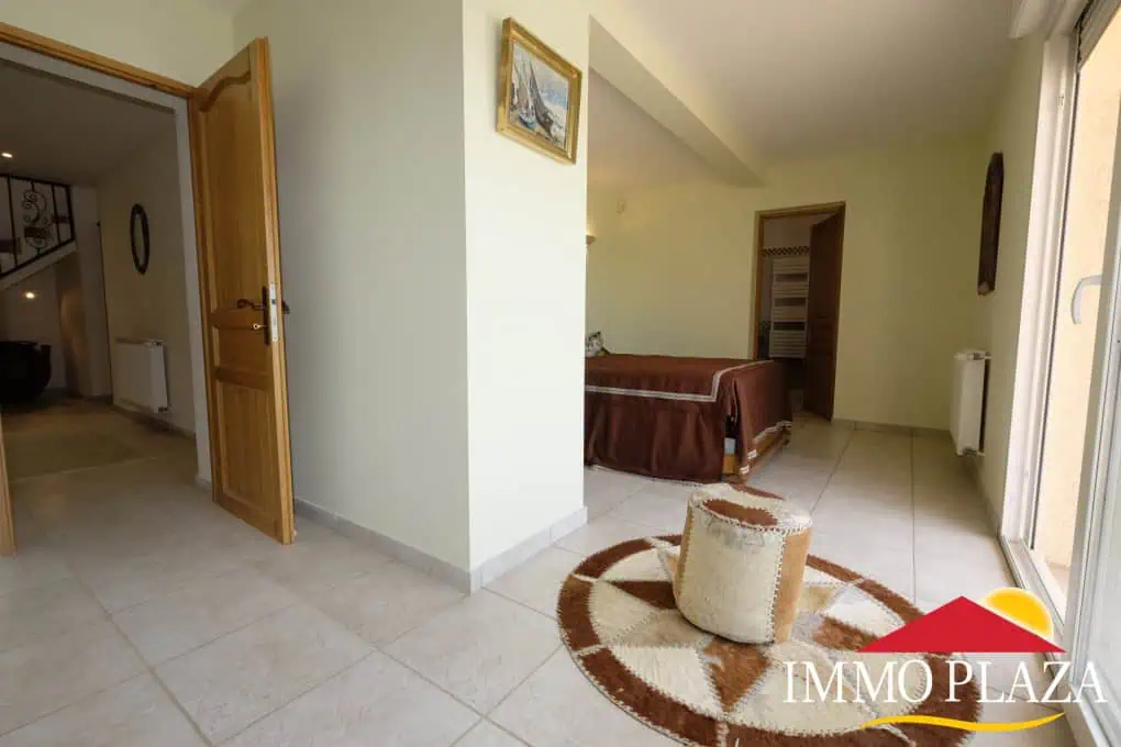 Fantastic family villa (487m2) with views over the bay of Rosas – 7 bedrooms – garage – pool – Els Olivars, Pau