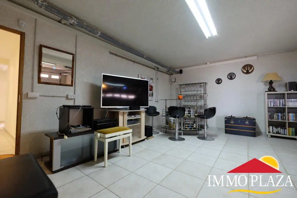 Fantastic family villa (487m2) with views over the bay of Rosas – 7 bedrooms – garage – pool – Els Olivars, Pau