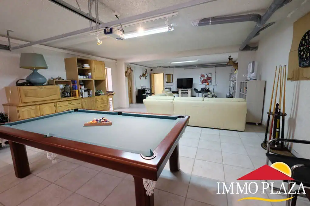 Fantastic family villa (487m2) with views over the bay of Rosas – 7 bedrooms – garage – pool – Els Olivars, Pau