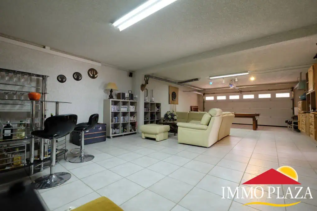 Fantastic family villa (487m2) with views over the bay of Rosas – 7 bedrooms – garage – pool – Els Olivars, Pau