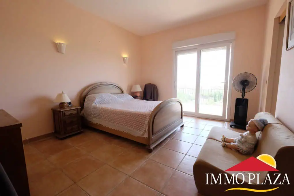 Fantastic family villa (487m2) with views over the bay of Rosas – 7 bedrooms – garage – pool – Els Olivars, Pau