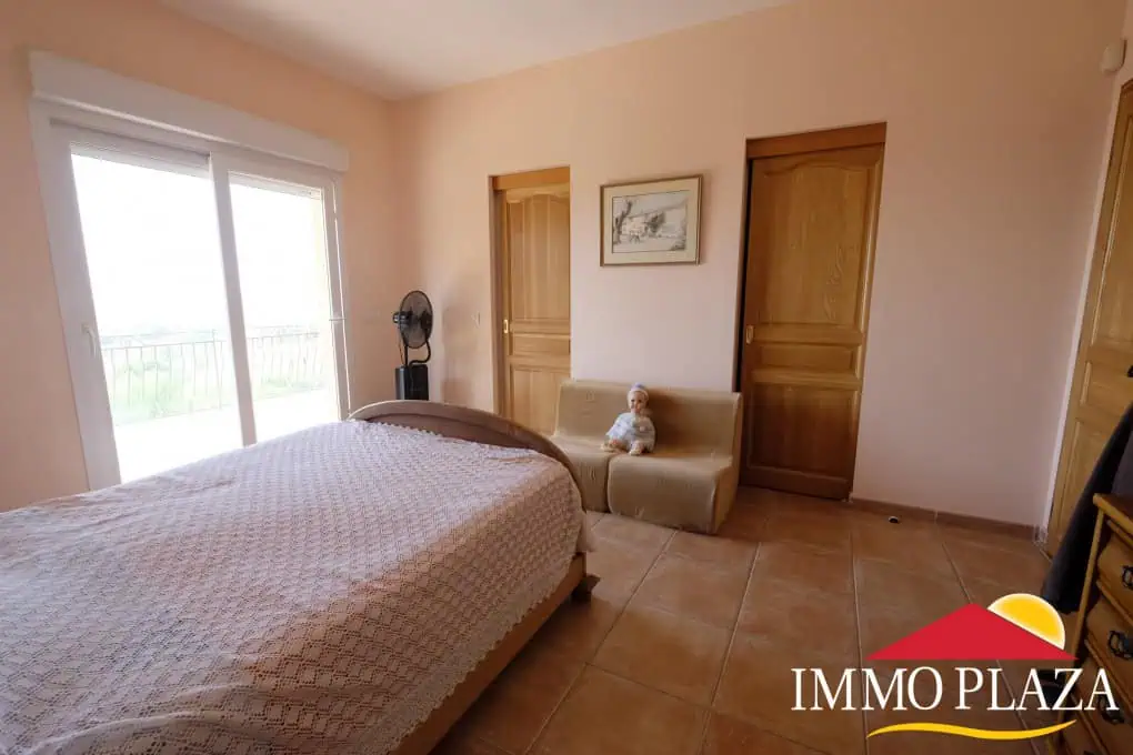 Fantastic family villa (487m2) with views over the bay of Rosas – 7 bedrooms – garage – pool – Els Olivars, Pau