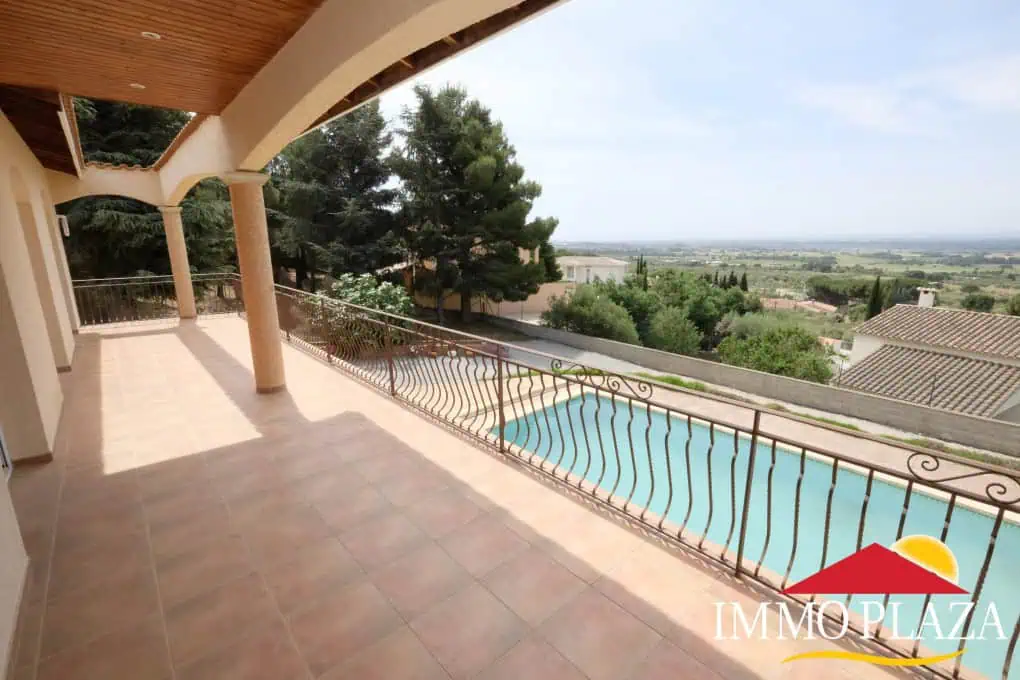 Fantastic family villa (487m2) with views over the bay of Rosas – 7 bedrooms – garage – pool – Els Olivars, Pau