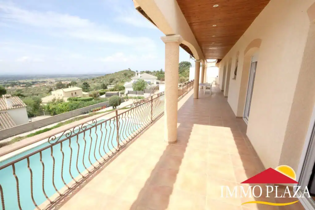Fantastic family villa (487m2) with views over the bay of Rosas – 7 bedrooms – garage – pool – Els Olivars, Pau