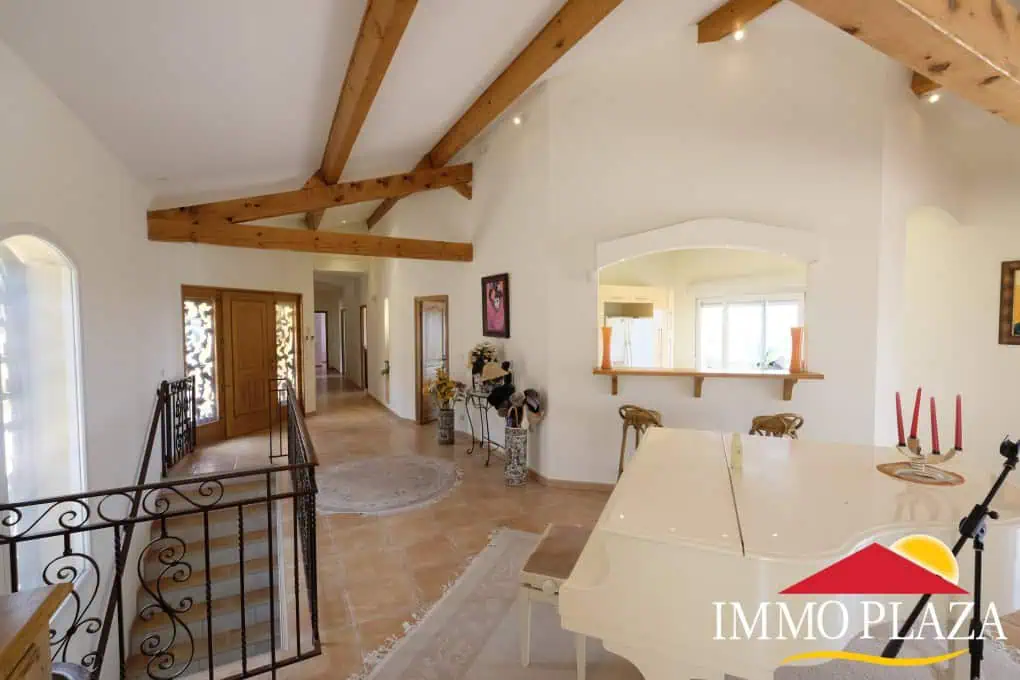 Fantastic family villa (487m2) with views over the bay of Rosas – 7 bedrooms – garage – pool – Els Olivars, Pau