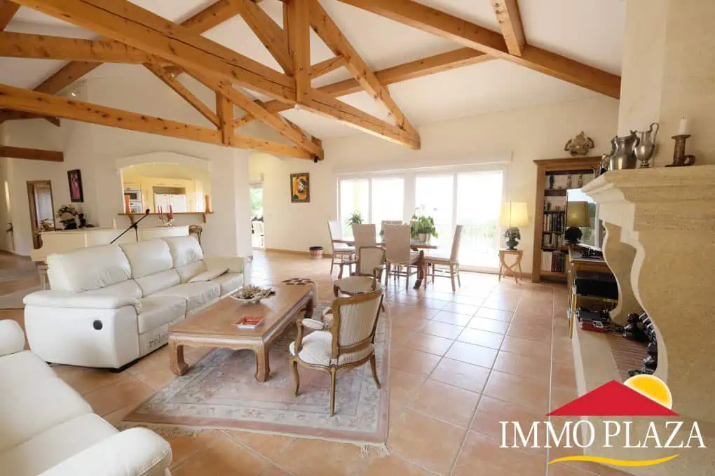 Fantastic family villa (487m2) with views over the bay of Rosas – 7 bedrooms – garage – pool – Els Olivars, Pau