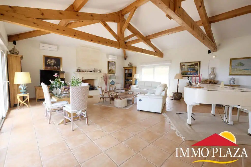 Fantastic family villa (487m2) with views over the bay of Rosas – 7 bedrooms – garage – pool – Els Olivars, Pau