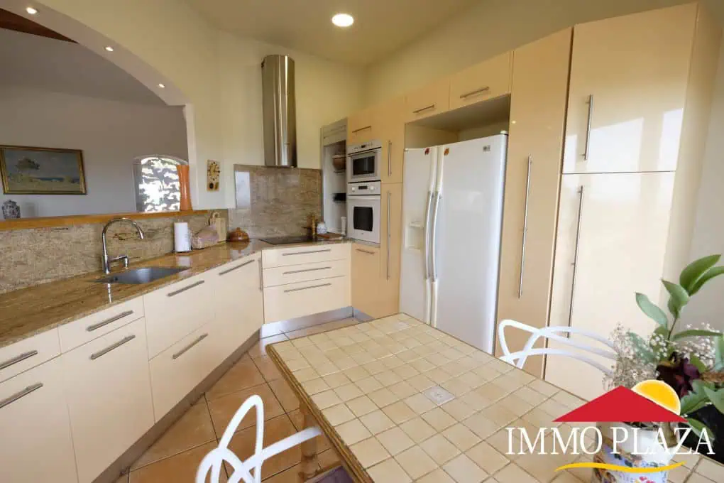 Fantastic family villa (487m2) with views over the bay of Rosas – 7 bedrooms – garage – pool – Els Olivars, Pau