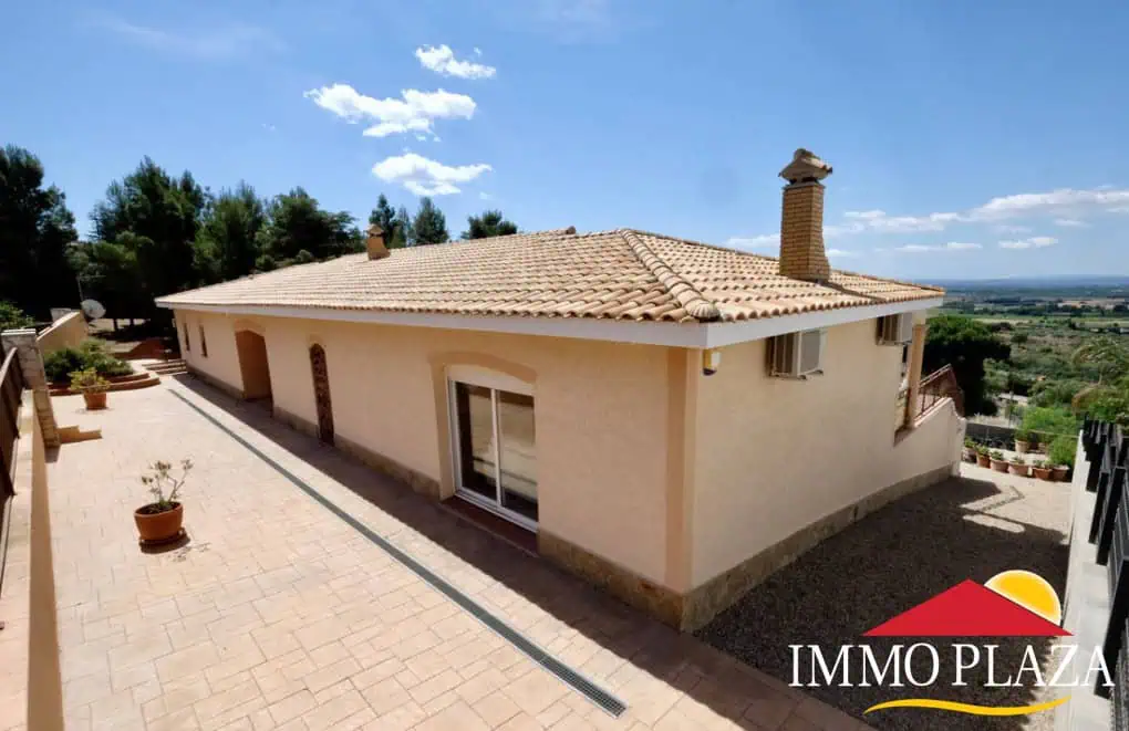 Fantastic family villa (487m2) with views over the bay of Rosas – 7 bedrooms – garage – pool – Els Olivars, Pau