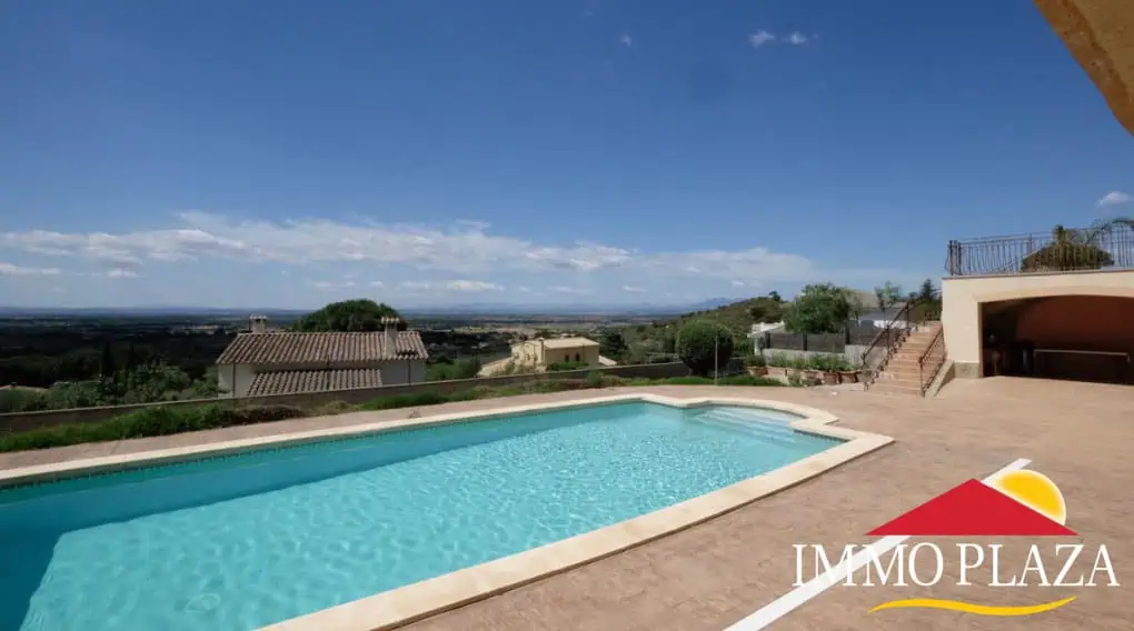 Fantastic family villa (487m2) with views over the bay of Rosas – 7 bedrooms – garage – pool – Els Olivars, Pau