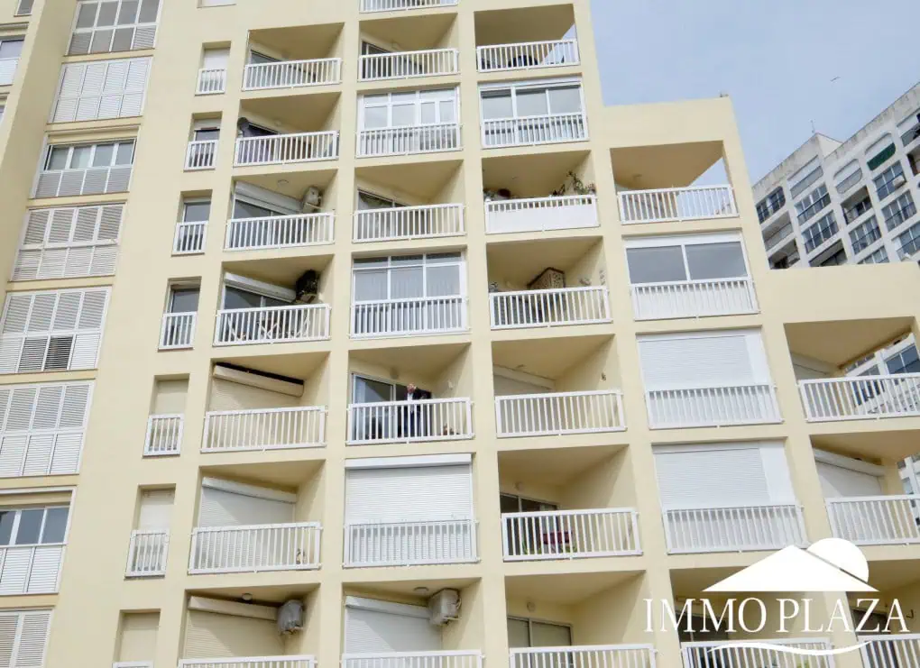 Estudio con terraza vistas al mar, a pie de playa y del centro – Empuriabrava
